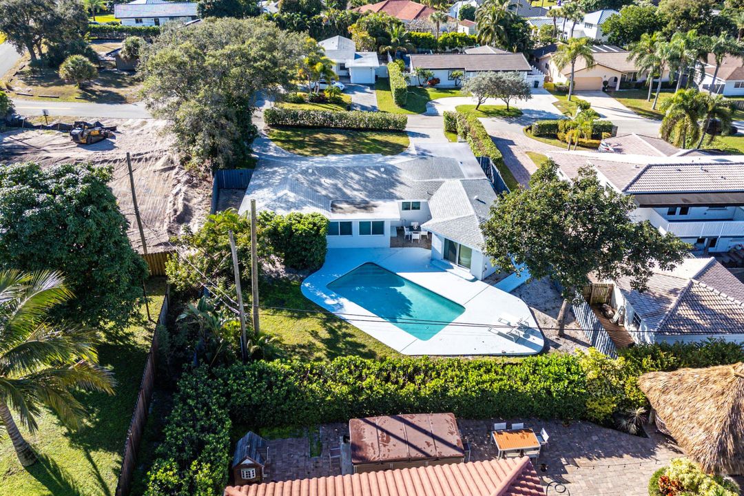 En Venta: $2,200,000 (4 camas, 2 baños, 2003 Pies cuadrados)