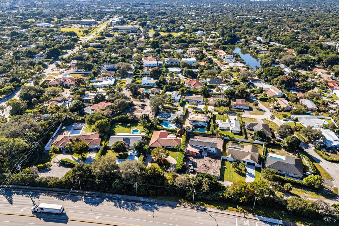 En Venta: $2,200,000 (4 camas, 2 baños, 2003 Pies cuadrados)