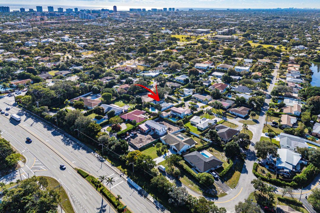 En Venta: $2,200,000 (4 camas, 2 baños, 2003 Pies cuadrados)