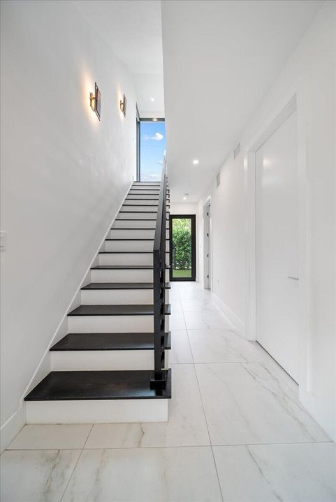 For Sale: $1,199,000 (3 beds, 3 baths, 2074 Square Feet)