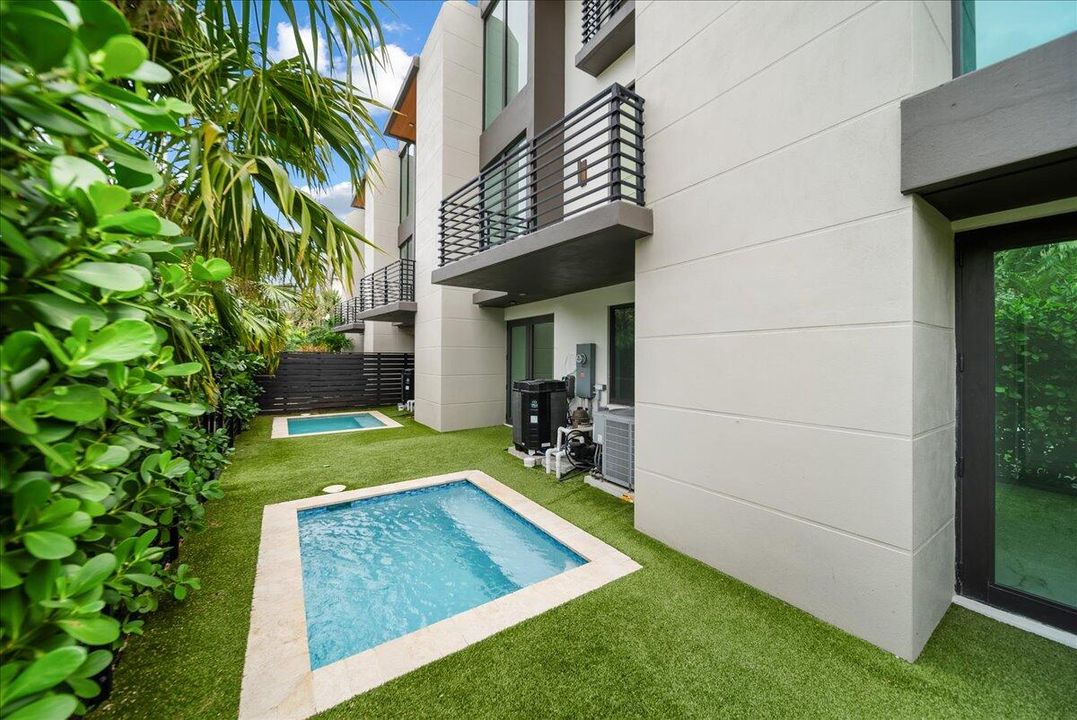 For Sale: $1,199,000 (3 beds, 3 baths, 2074 Square Feet)