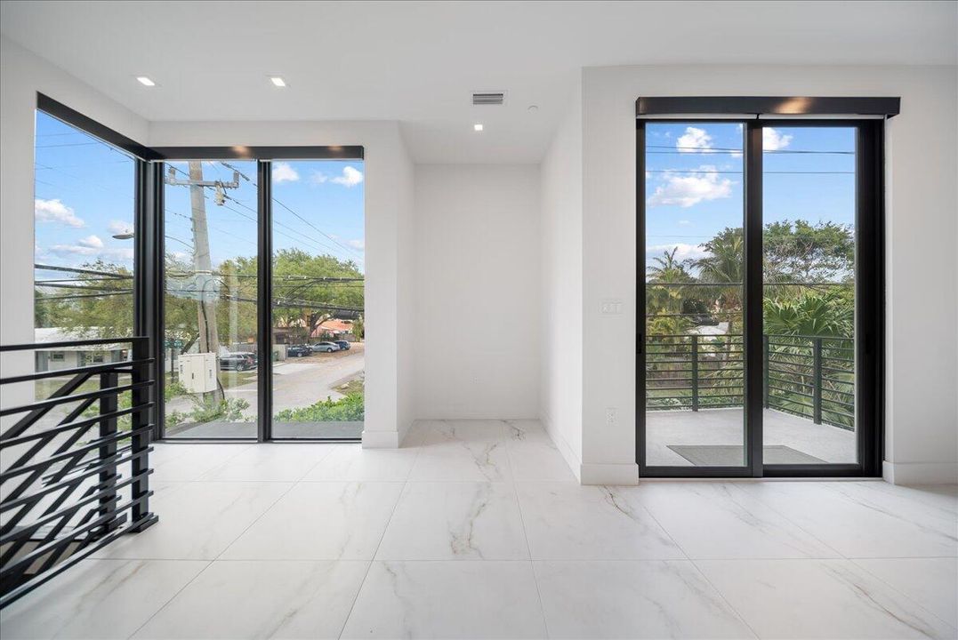 For Sale: $1,199,000 (3 beds, 3 baths, 2074 Square Feet)