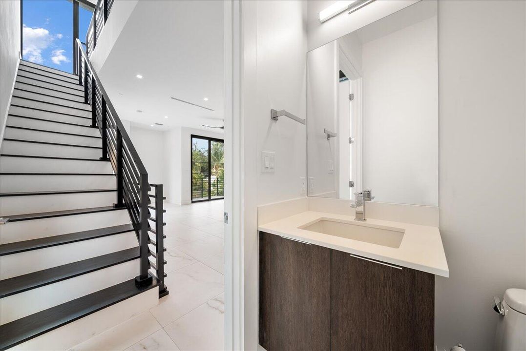 For Sale: $1,199,000 (3 beds, 3 baths, 2074 Square Feet)