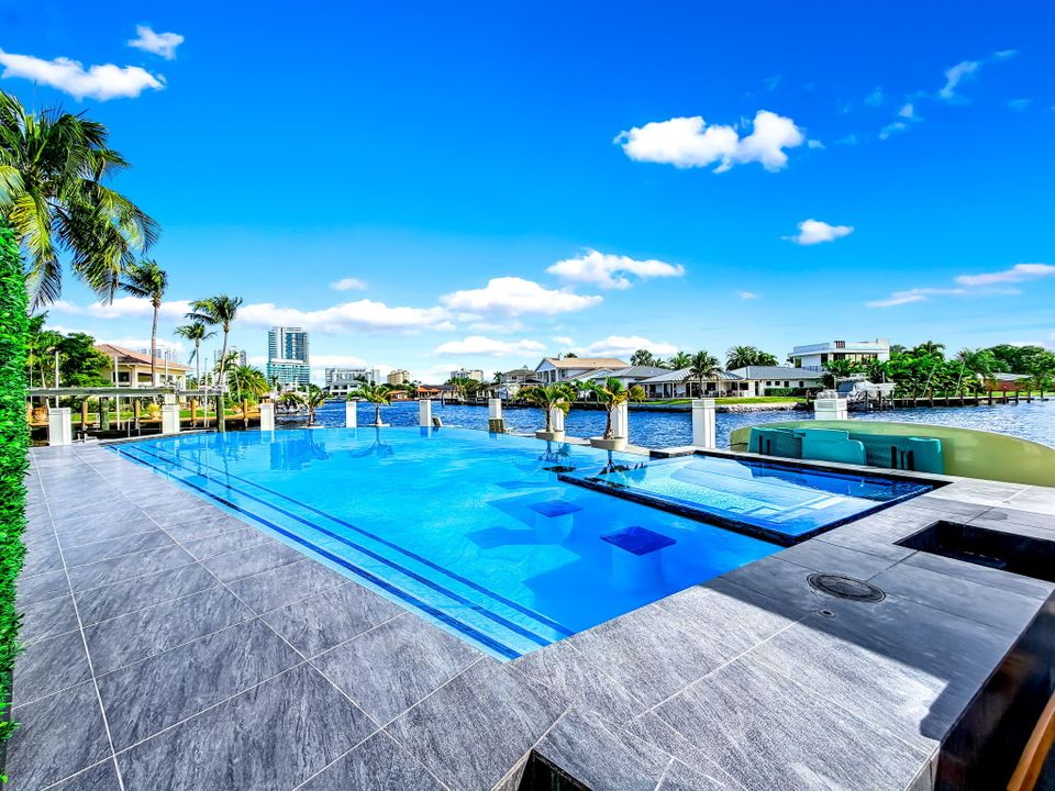 出租: $12,000 (3 贝兹, 2 浴室, 1634 平方英尺)