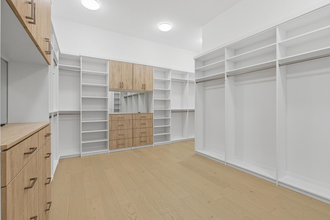 En Venta: $2,599,990 (4 camas, 4 baños, 4207 Pies cuadrados)