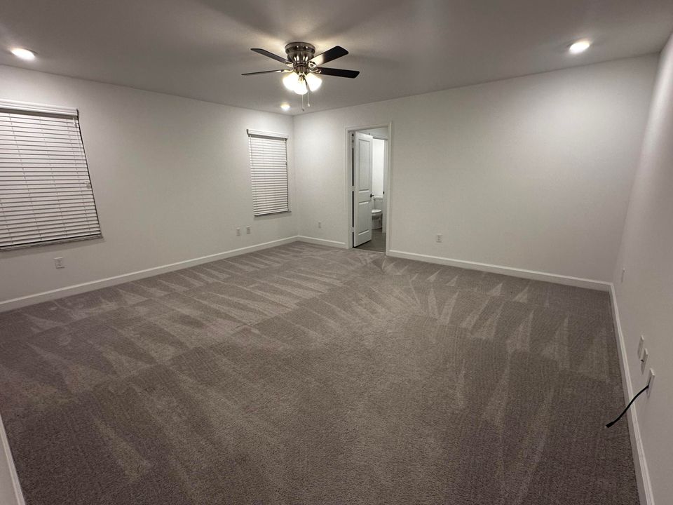 В аренду: $4,500 (4 спален, 2 ванн, 3065 Квадратных фут)