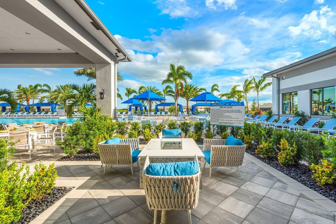 For Sale: $949,900 (3 beds, 2 baths, 2580 Square Feet)