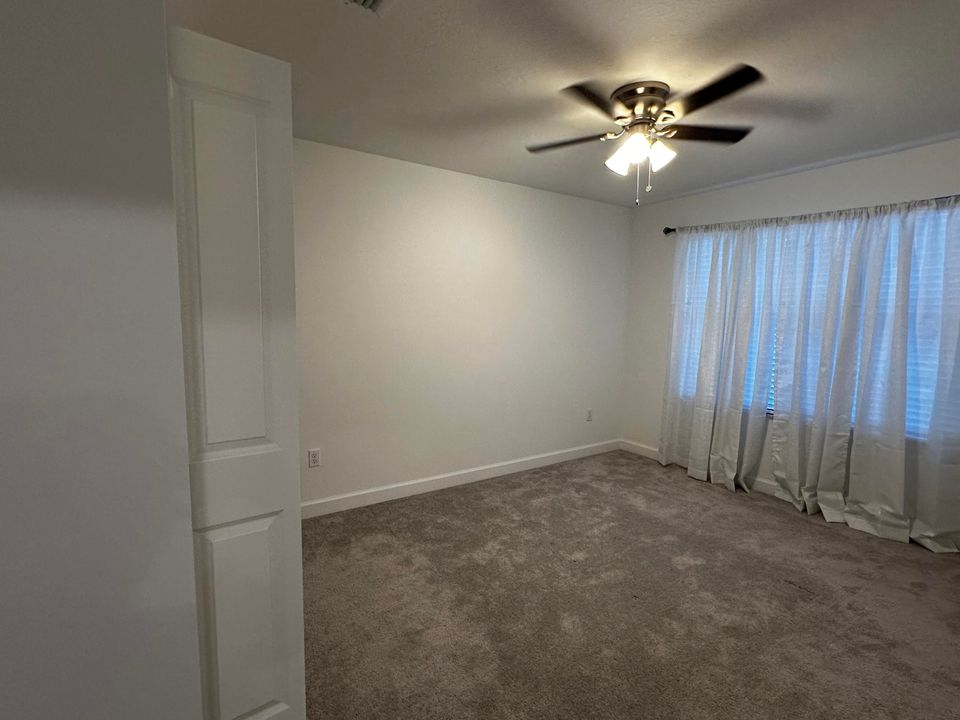 В аренду: $4,500 (4 спален, 2 ванн, 3065 Квадратных фут)