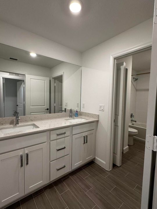 В аренду: $4,500 (4 спален, 2 ванн, 3065 Квадратных фут)