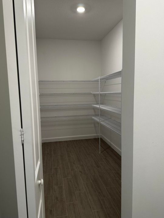 В аренду: $4,500 (4 спален, 2 ванн, 3065 Квадратных фут)