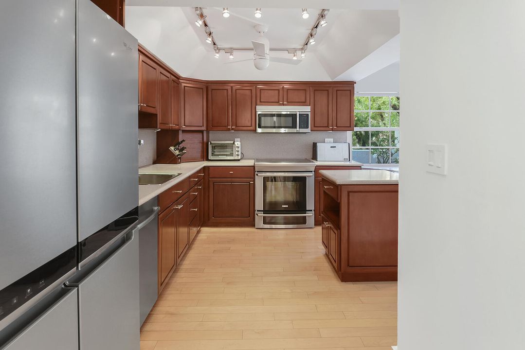 En Venta: $575,000 (3 camas, 2 baños, 1913 Pies cuadrados)