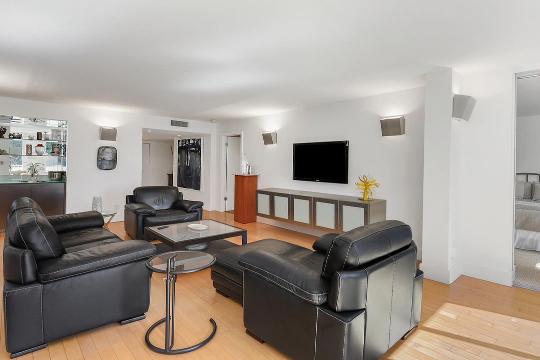 En Venta: $575,000 (3 camas, 2 baños, 1913 Pies cuadrados)