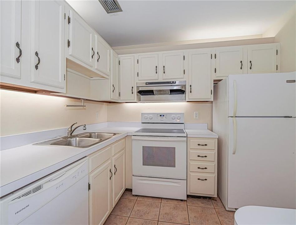 En Venta: $89,300 (1 camas, 1 baños, 934 Pies cuadrados)