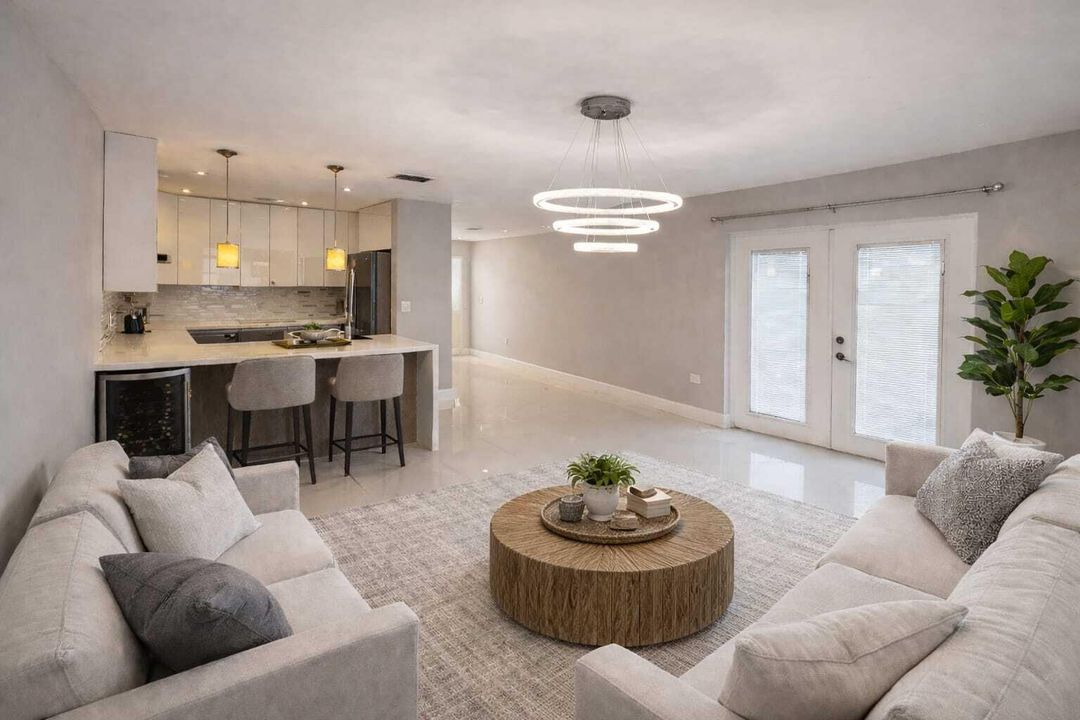 В аренду: $3,600 (4 спален, 2 ванн, 1810 Квадратных фут)