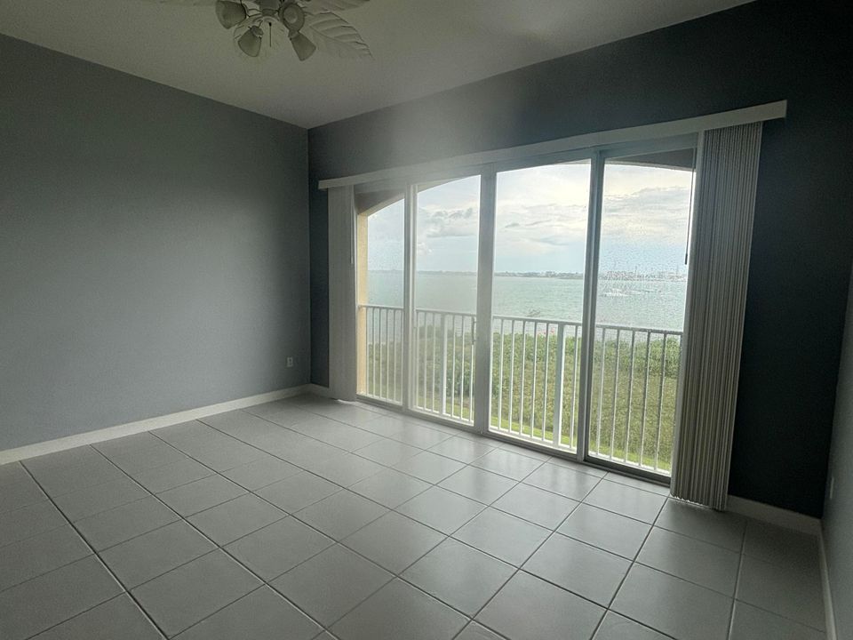 For Rent: $2,600 (2 beds, 2 baths, 1989 Square Feet)