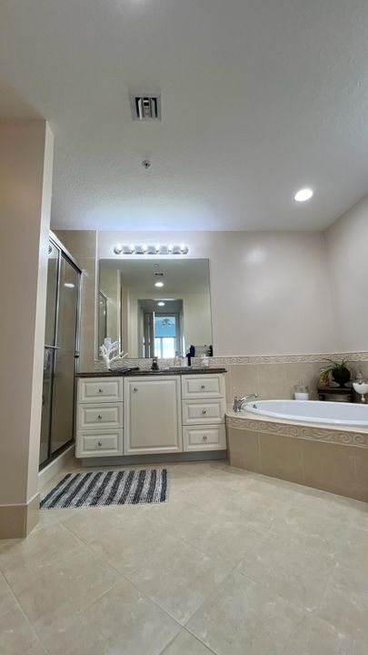 For Rent: $2,600 (2 beds, 2 baths, 1989 Square Feet)