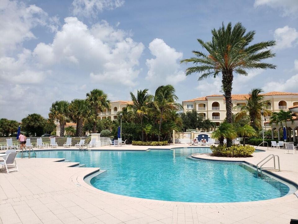 For Rent: $2,600 (2 beds, 2 baths, 1989 Square Feet)