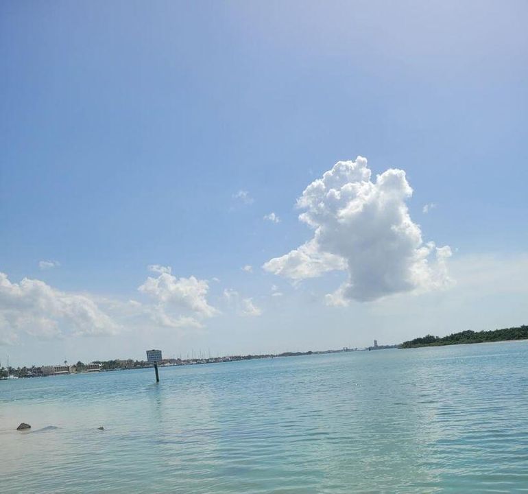 For Rent: $2,600 (2 beds, 2 baths, 1989 Square Feet)