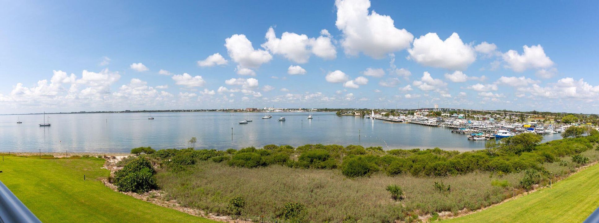 For Rent: $2,600 (2 beds, 2 baths, 1989 Square Feet)