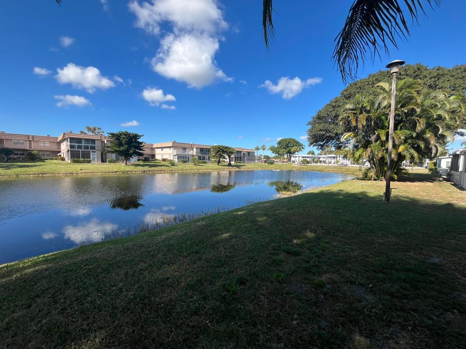 На продажу: $67,500 (1 спален, 1 ванн, 726 Квадратных фут)