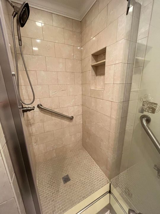 待售: $94,900 (2 贝兹, 2 浴室, 907 平方英尺)