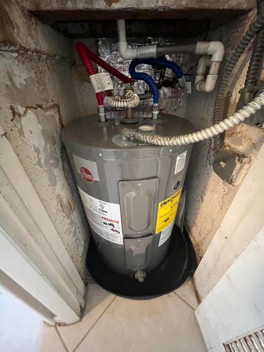 待售: $94,900 (2 贝兹, 2 浴室, 907 平方英尺)