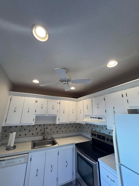 待售: $94,900 (2 贝兹, 2 浴室, 907 平方英尺)