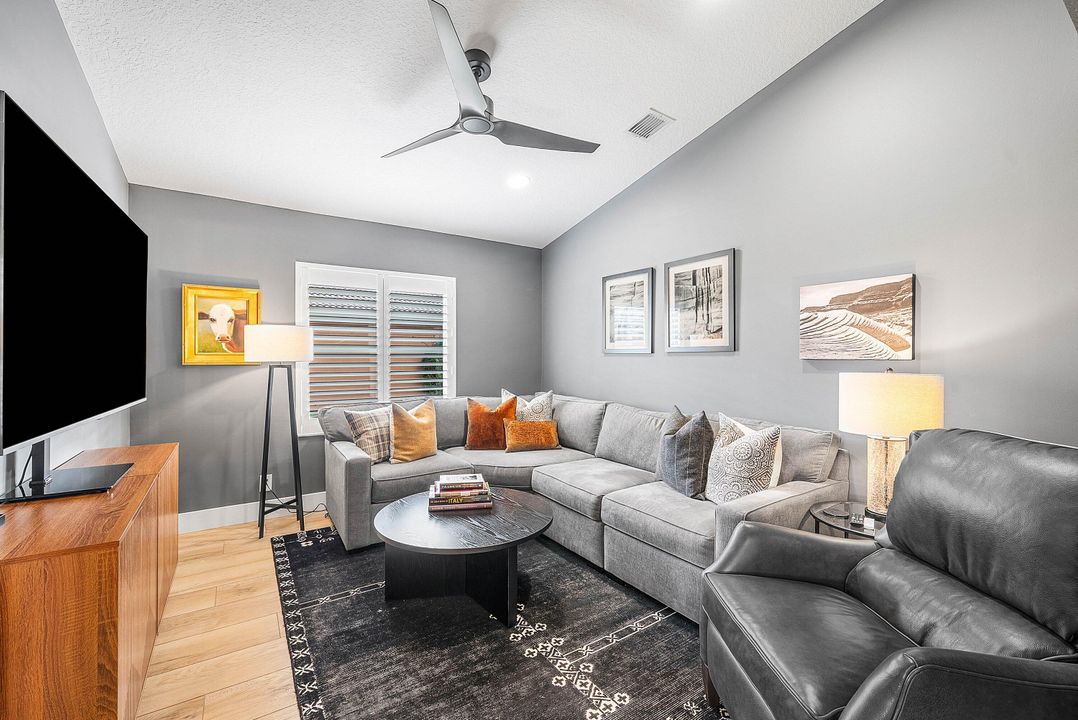 For Sale: $585,000 (3 beds, 2 baths, 1722 Square Feet)