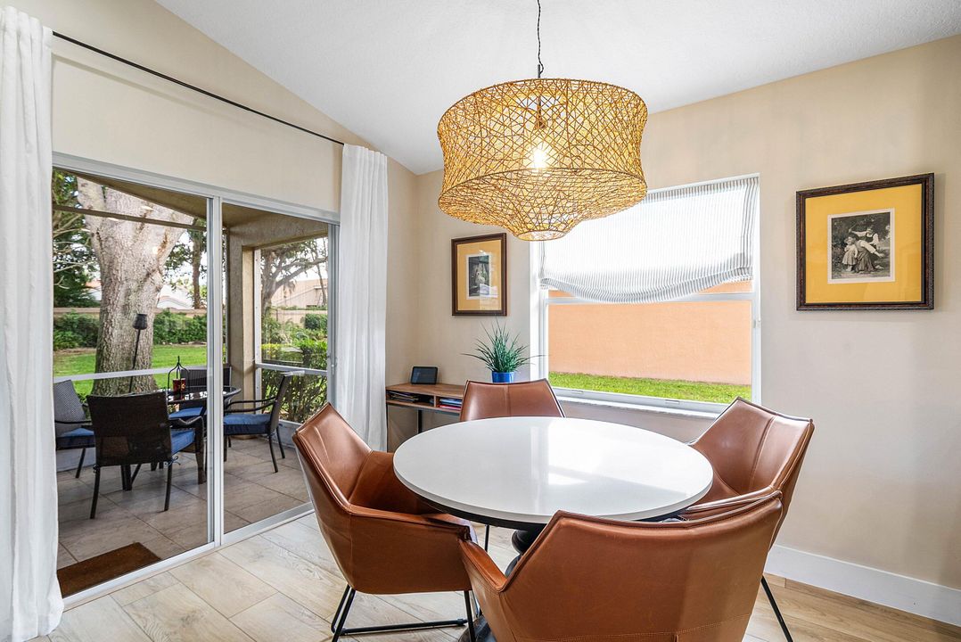 For Sale: $585,000 (3 beds, 2 baths, 1722 Square Feet)