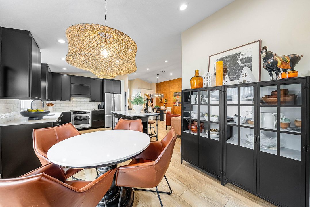 For Sale: $585,000 (3 beds, 2 baths, 1722 Square Feet)