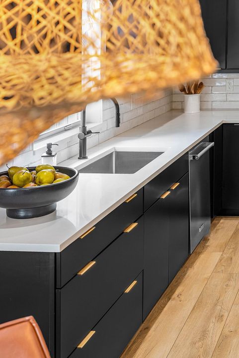 For Sale: $585,000 (3 beds, 2 baths, 1722 Square Feet)