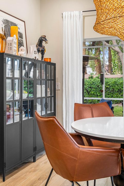 For Sale: $585,000 (3 beds, 2 baths, 1722 Square Feet)