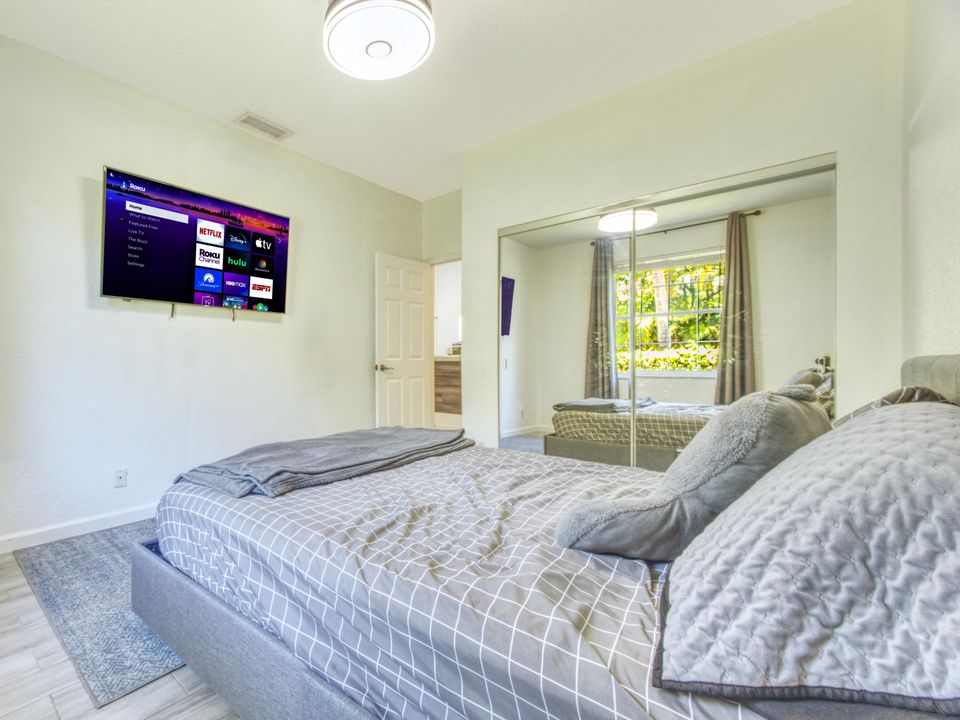 En Venta: $789,000 (3 camas, 2 baños, 2083 Pies cuadrados)