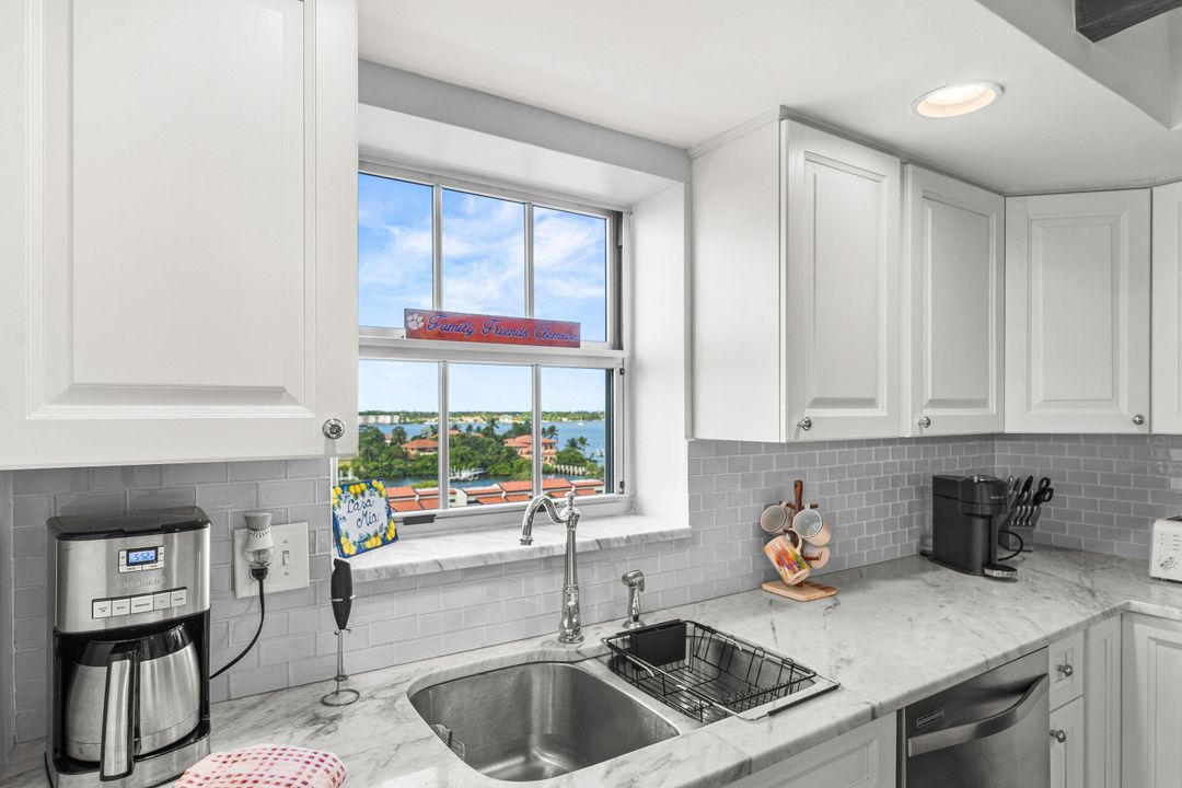 For Sale: $645,000 (2 beds, 2 baths, 1415 Square Feet)