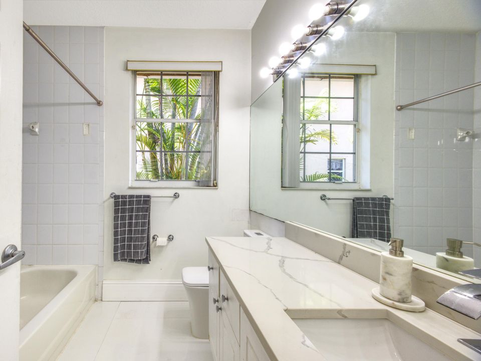 En Venta: $789,000 (3 camas, 2 baños, 2083 Pies cuadrados)