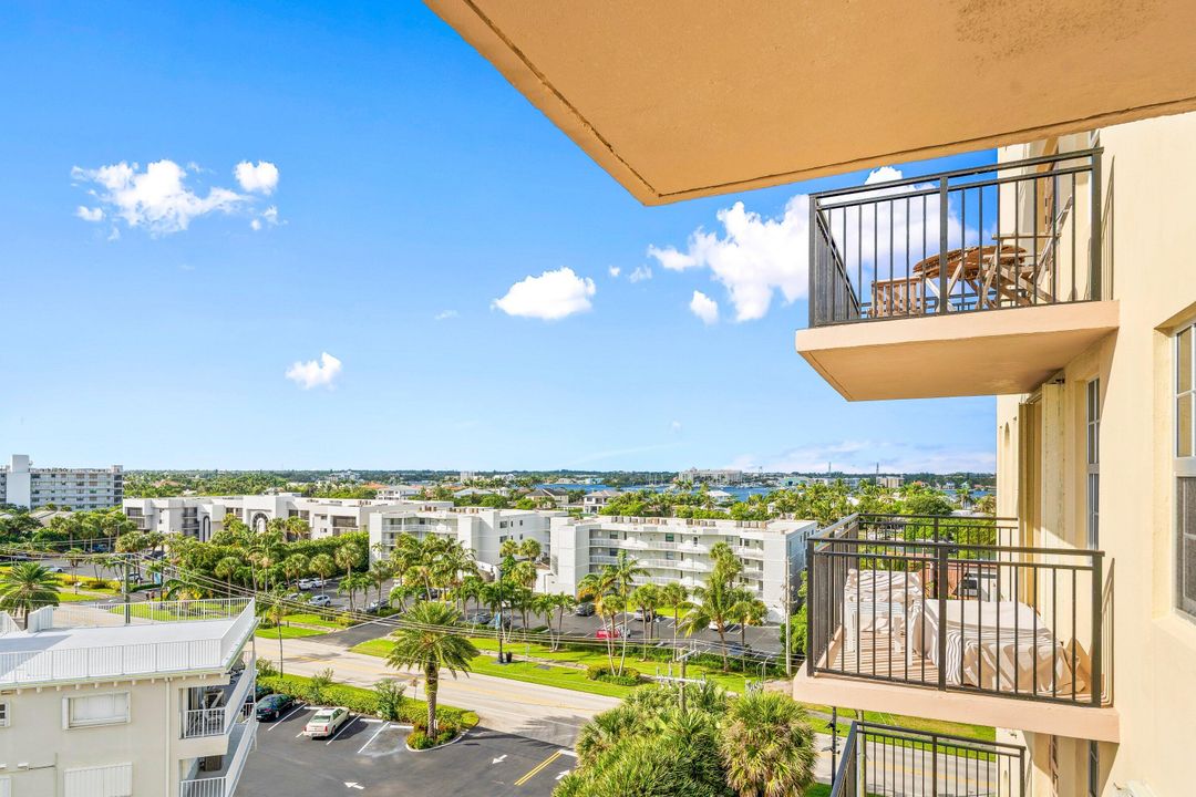 For Sale: $645,000 (2 beds, 2 baths, 1415 Square Feet)