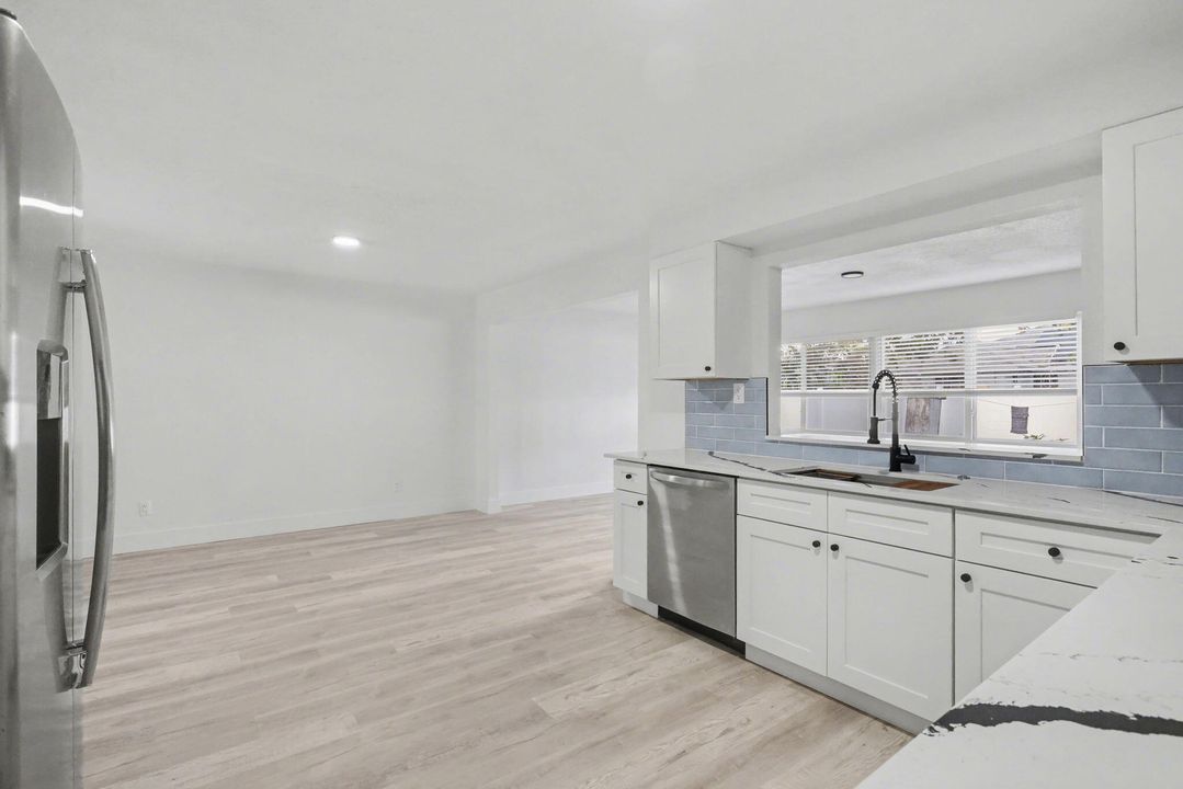 В аренду: $3,500 (3 спален, 2 ванн, 2575 Квадратных фут)