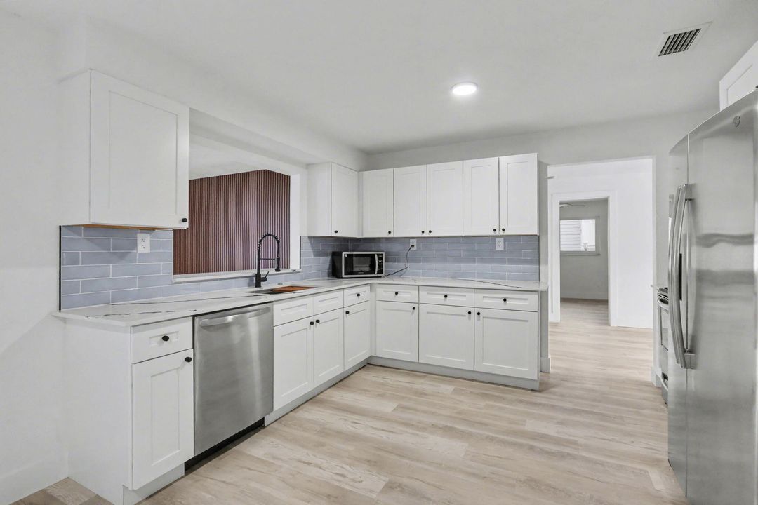 В аренду: $3,500 (3 спален, 2 ванн, 2575 Квадратных фут)