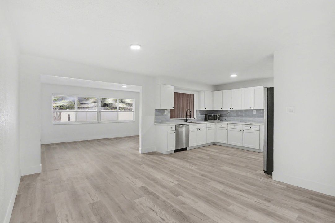 В аренду: $3,500 (3 спален, 2 ванн, 2575 Квадратных фут)