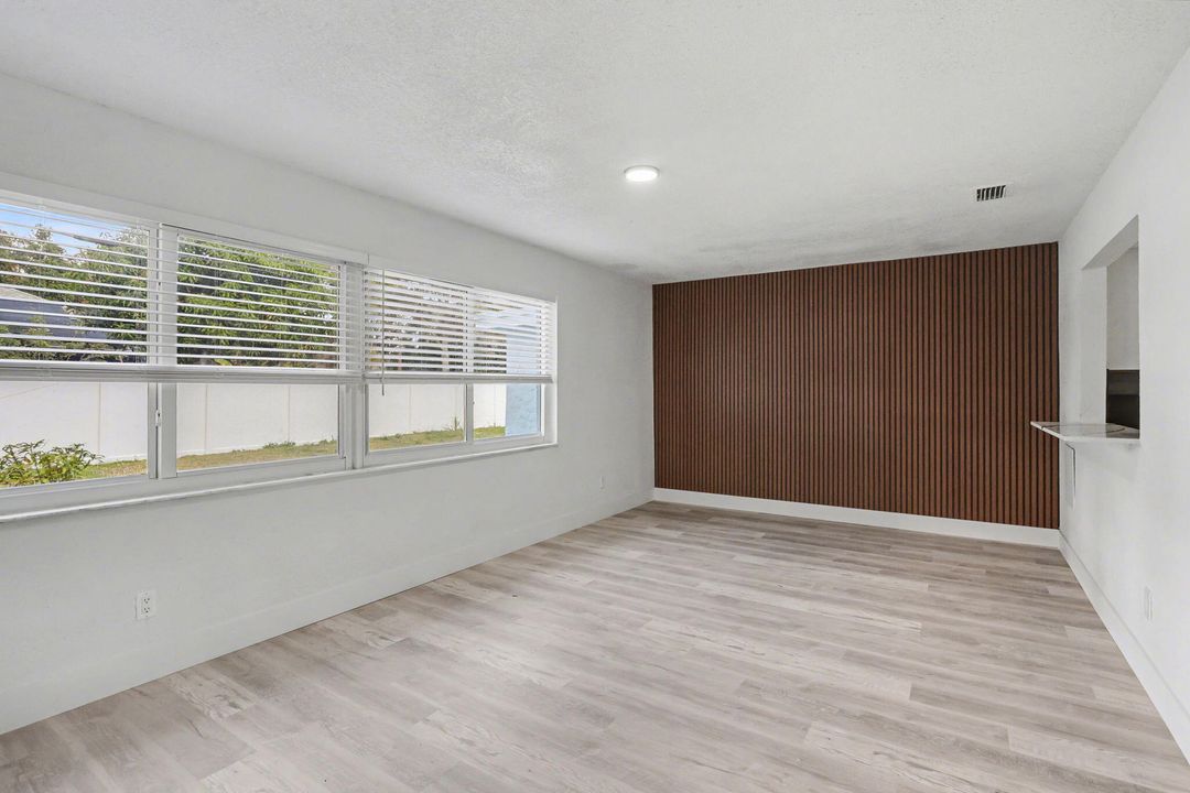 В аренду: $3,500 (3 спален, 2 ванн, 2575 Квадратных фут)