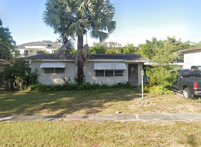 Recently Sold: $1,850,000 (3 beds, 2 baths, 1350 Square Feet)