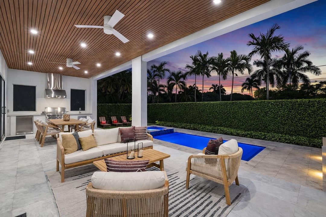 На продажу: $6,000,000 (5 спален, 5 ванн, 5147 Квадратных фут)