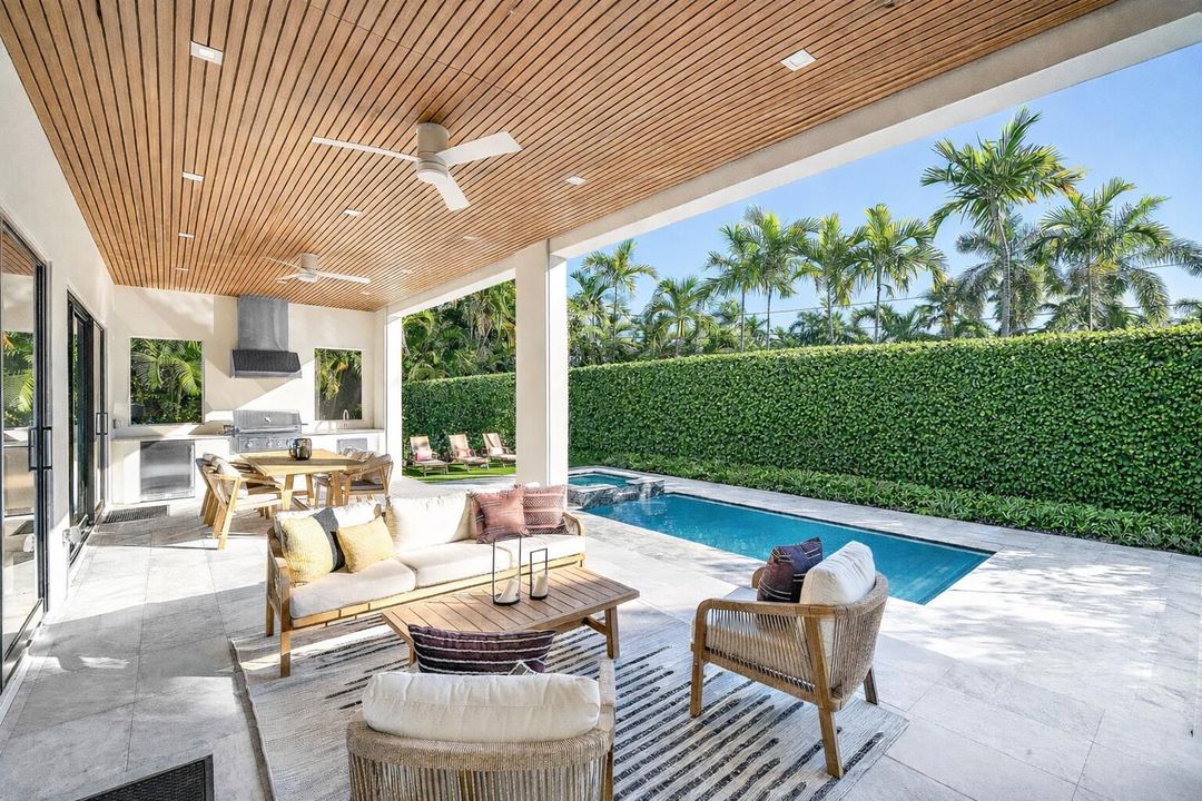 На продажу: $6,000,000 (5 спален, 5 ванн, 5147 Квадратных фут)