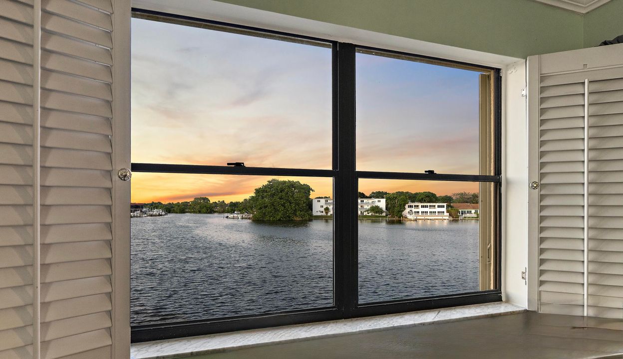 For Rent: $2,500 (2 beds, 2 baths, 1084 Square Feet)