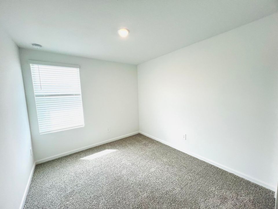 出租: $2,400 (3 贝兹, 2 浴室, 1485 平方英尺)