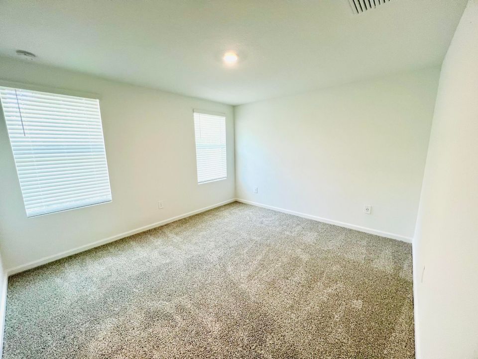 出租: $2,400 (3 贝兹, 2 浴室, 1485 平方英尺)