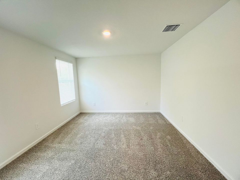 出租: $2,400 (3 贝兹, 2 浴室, 1485 平方英尺)