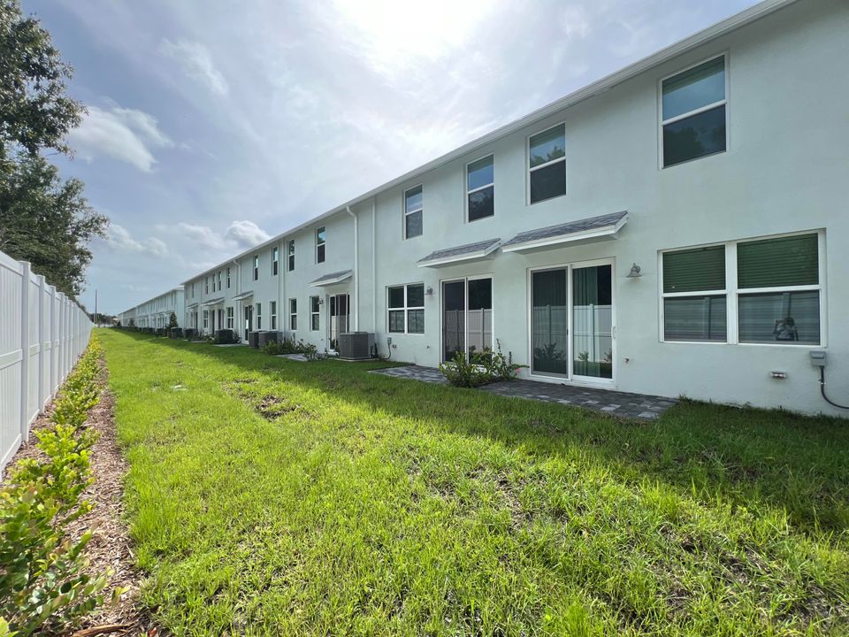 出租: $2,400 (3 贝兹, 2 浴室, 1485 平方英尺)