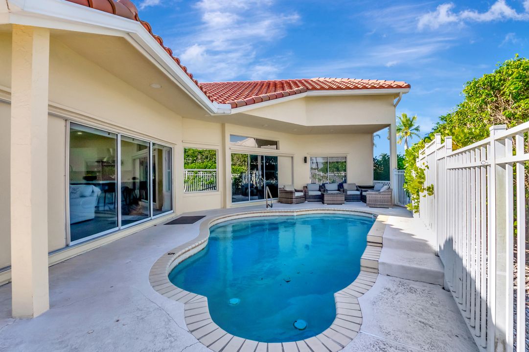 For Sale: $999,000 (4 beds, 3 baths, 2249 Square Feet)