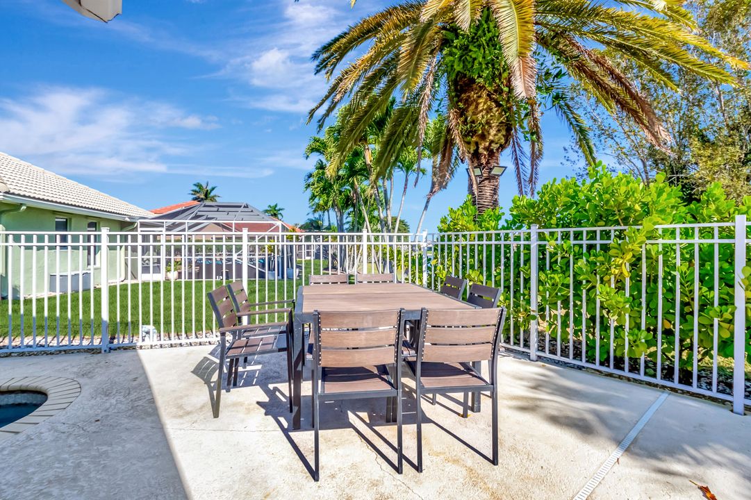 For Sale: $999,000 (4 beds, 3 baths, 2249 Square Feet)